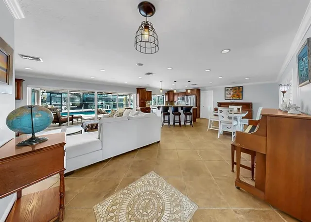 $699,000 | 6317 Cocoa Lane, Apollo Beach, FL 33572