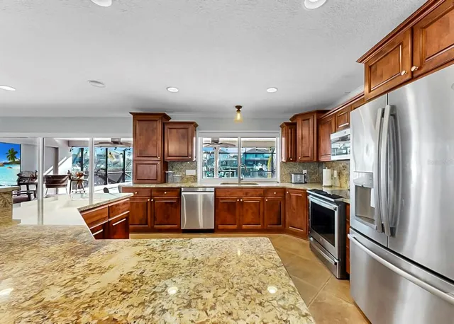 $699,000 | 6317 Cocoa Lane, Apollo Beach, FL 33572