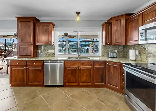 $699,000 | 6317 Cocoa Lane, Apollo Beach, FL 33572