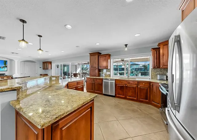 $699,000 | 6317 Cocoa Lane, Apollo Beach, FL 33572