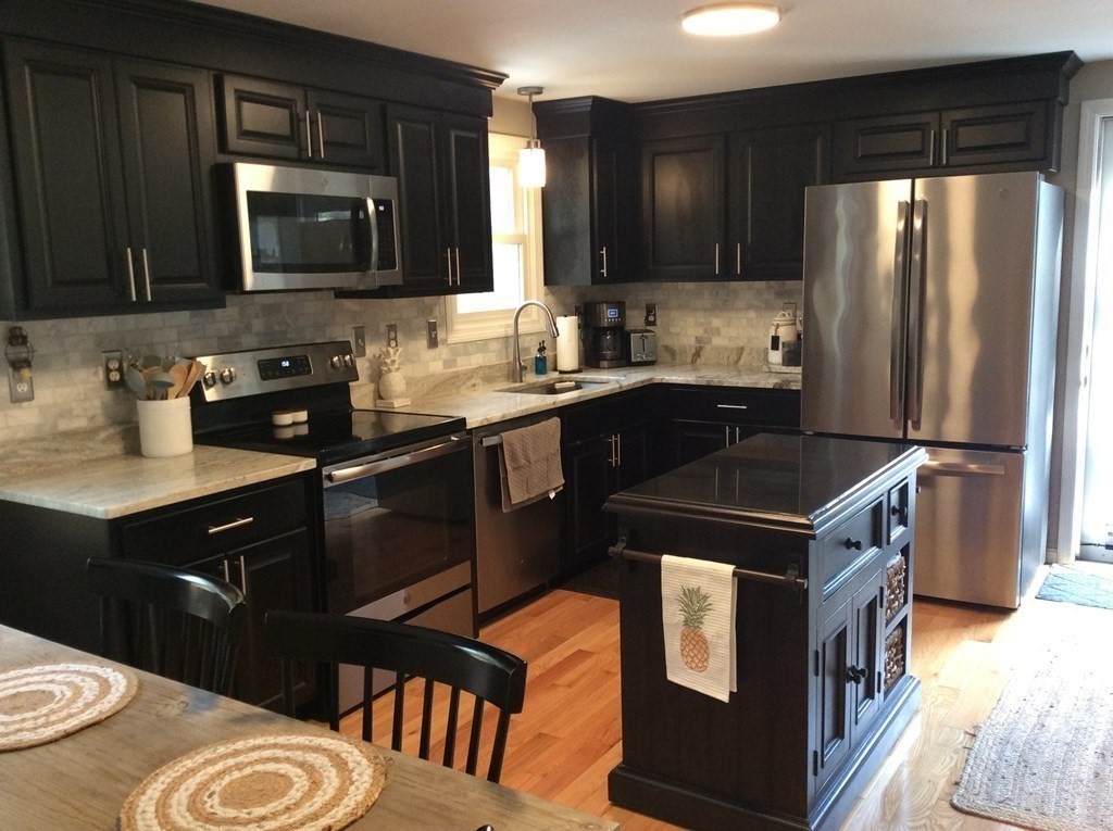 81 Woodland Road Uxbridge, MA 01569 - Photo 11 of 30 Gallery Image 11