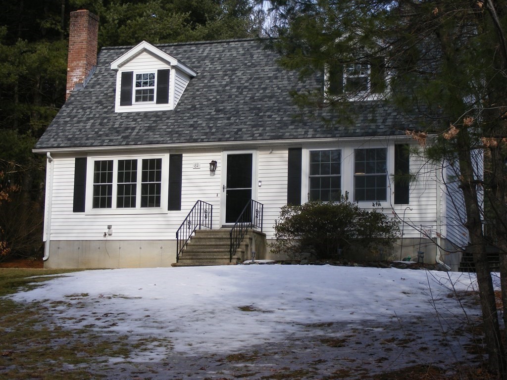 81 Woodland Road Uxbridge, MA 01569 - Photo 2 of 30 Gallery Image 2