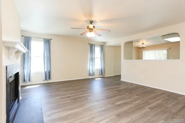 $1,950 | 11335 Branding Depot, San Antonio, TX 78254