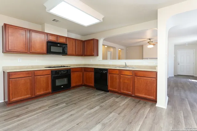 $2,000 | 11335 Branding Depot, San Antonio, TX 78254