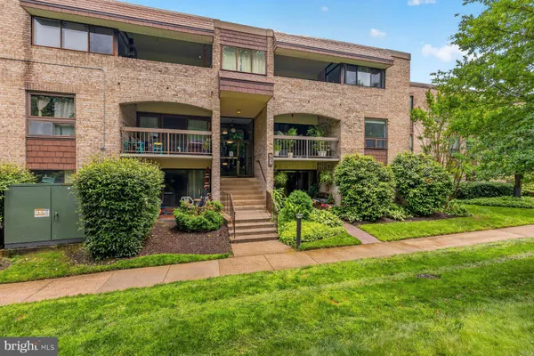 $295,000 | 429 Christopher Avenue, Unit 63, Gaithersburg, MD 20879
