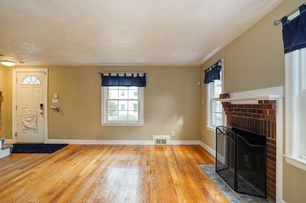 51 MacArthur Road Natick, MA 01760 - Photo 13 of 32 Gallery Image 13