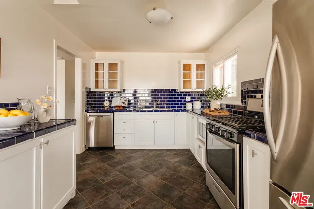 $4,595,000 | 6935 Trolleyway South, Playa del Rey, CA 90293