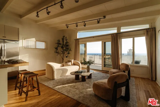 $4,595,000 | 6935 Trolleyway South, Playa del Rey, CA 90293