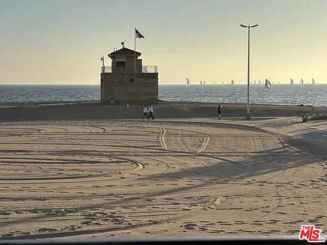 $4,595,000 | 6935 Trolleyway South, Playa del Rey, CA 90293