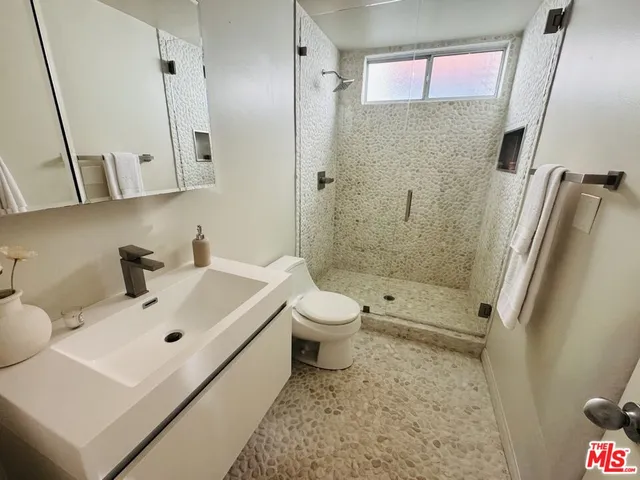 $4,595,000 | 6935 Trolleyway South, Playa del Rey, CA 90293