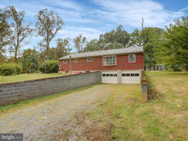 $325,000 | 5500 Charlestown Road, Mercersburg, PA 17236