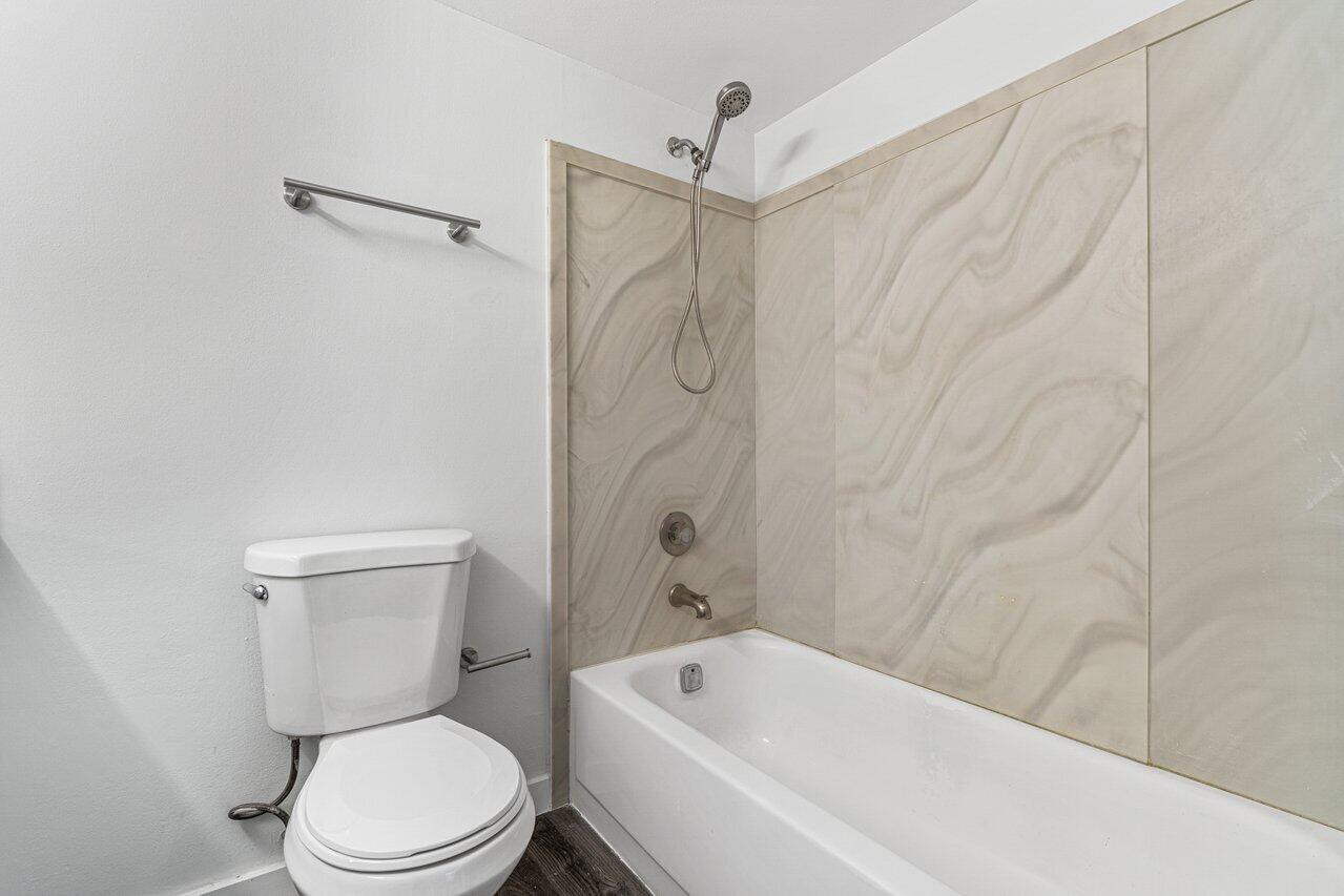 2300 Southwest 22nd Avenue, Unit 116 Delray Beach, FL 33445 - Photo 13 of 37 021-2300Southwest22ndAvenue-DelrayBeach-