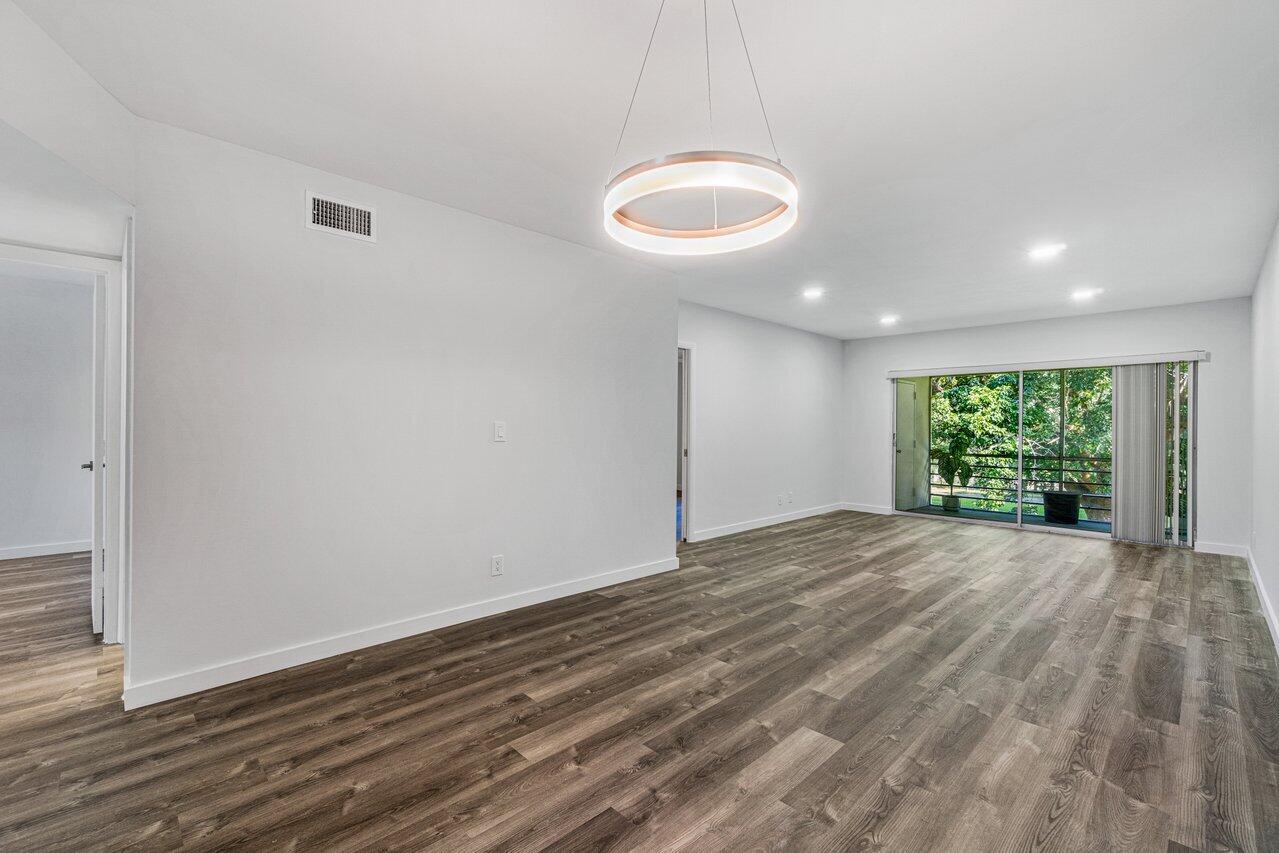 2300 Southwest 22nd Avenue, Unit 116 Delray Beach, FL 33445 - Photo 7 of 37 005-2300Southwest22ndAvenue-DelrayBeach-