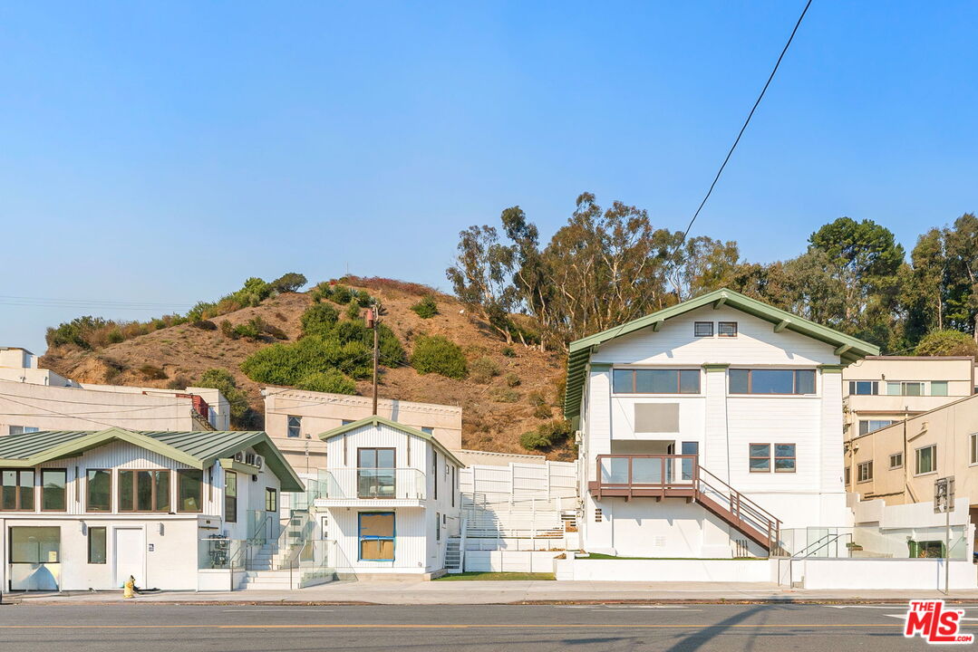 117 West Channel Road, Unit 121 Santa Monica, CA 90402 - Photo 7 of 7 a front view of a house