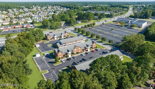 $995 | 4008 Whitebridge Drive, Unit 12, Winterville, NC 28590