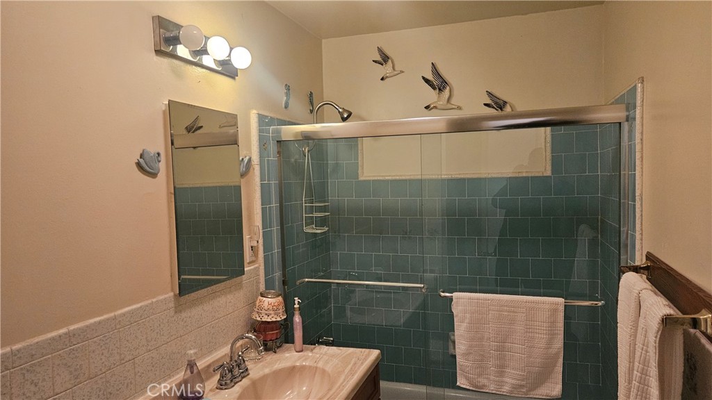 1502 Coronel Street San Fernando, CA 91340 - Photo 12 of 18