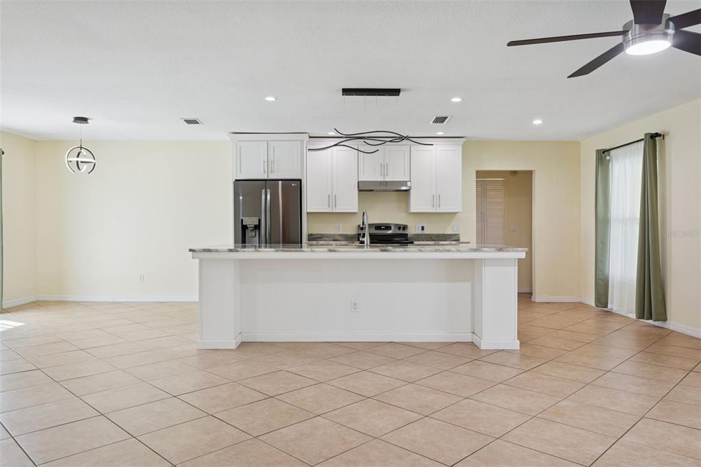 1255 Foggy Ridge Parkway Lutz, FL 33559 - Photo 6 of 28