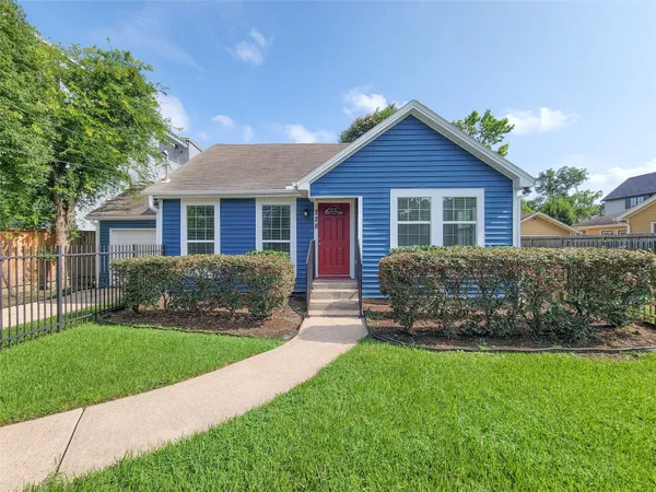 $2,895 | 728 East 13th Street, Houston, TX 77008
