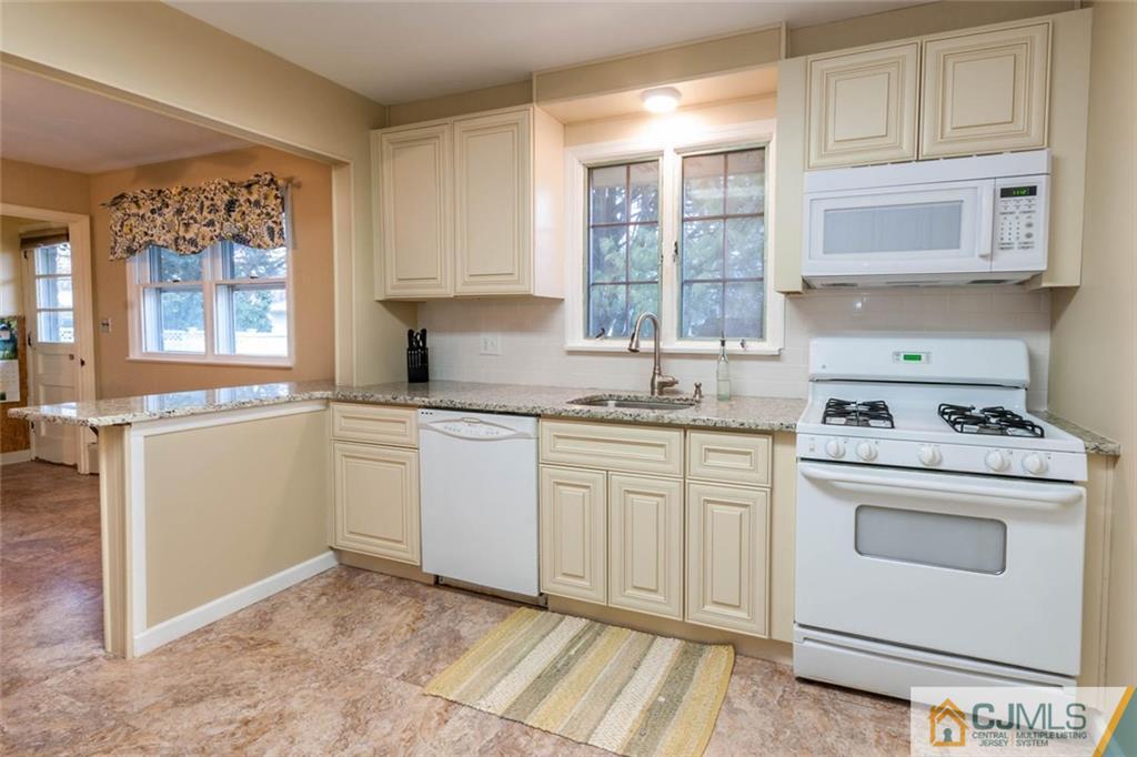1271 Sioux Road North Brunswick, NJ 08902 - Photo 6 of 25 Gallery Image 6