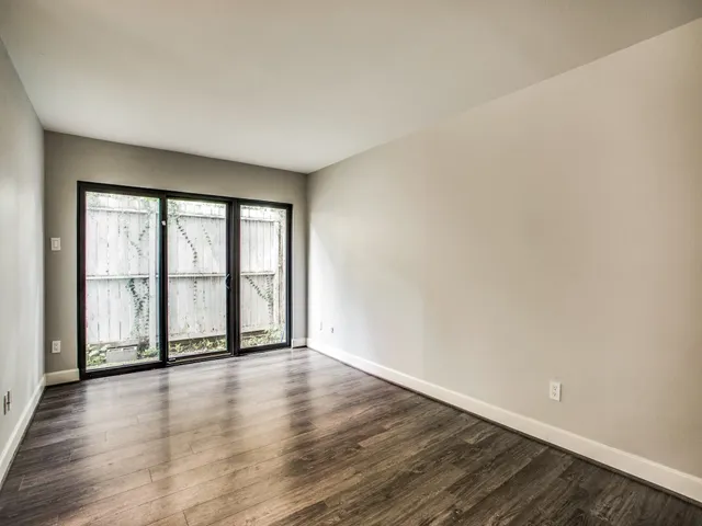 $2,200 | 1300 Fairview Street, Unit E, Houston, TX 77006