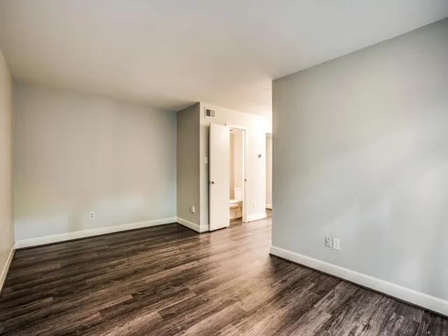 $2,200 | 1300 Fairview Street, Unit E, Houston, TX 77006