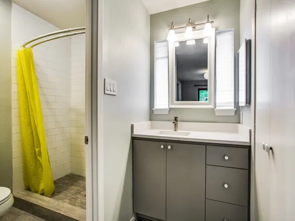 $2,150 | 1300 Fairview Street, Unit E, Houston, TX 77006