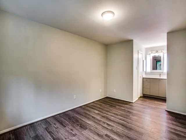 $2,200 | 1300 Fairview Street, Unit E, Houston, TX 77006