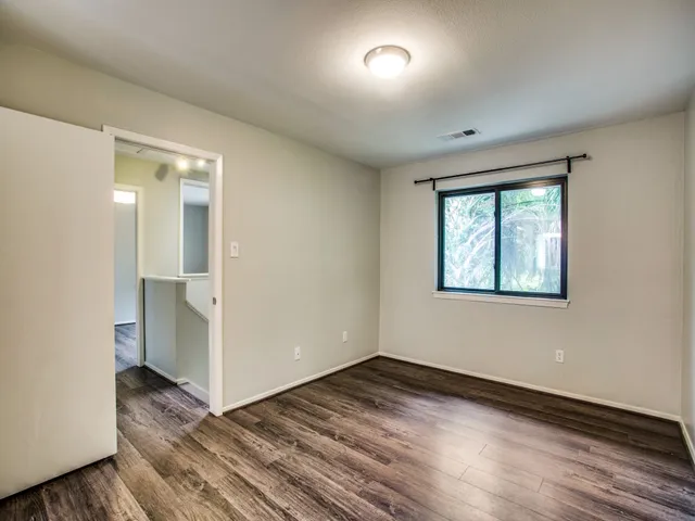 $2,200 | 1300 Fairview Street, Unit E, Houston, TX 77006