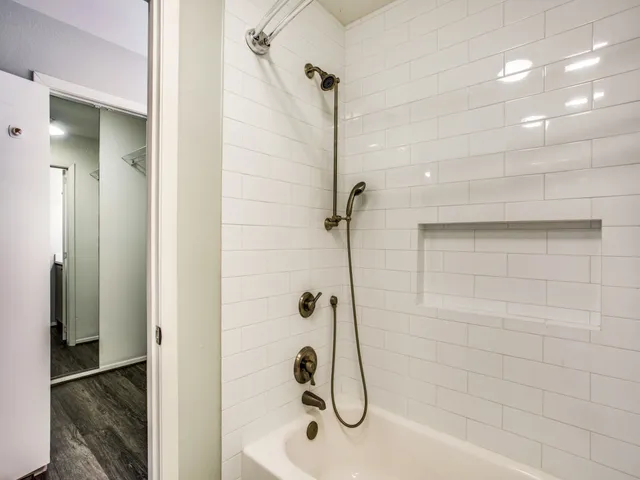 $2,200 | 1300 Fairview Street, Unit E, Houston, TX 77006