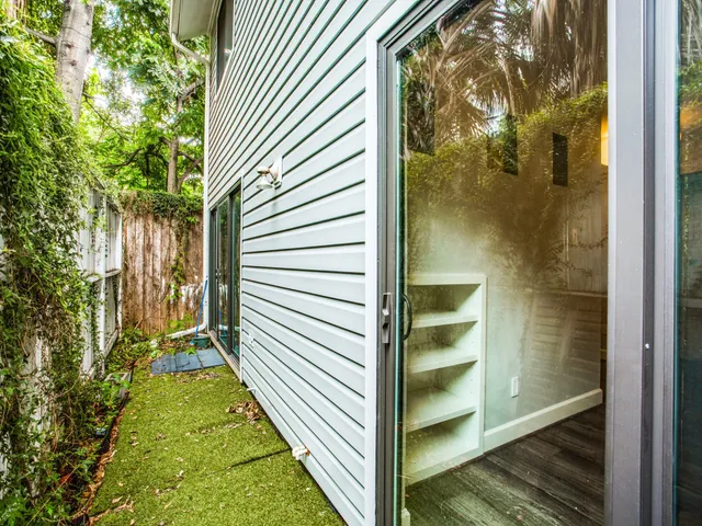 $2,200 | 1300 Fairview Street, Unit E, Houston, TX 77006