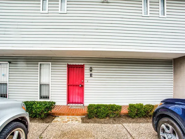 $2,150 | 1300 Fairview Street, Unit E, Houston, TX 77006