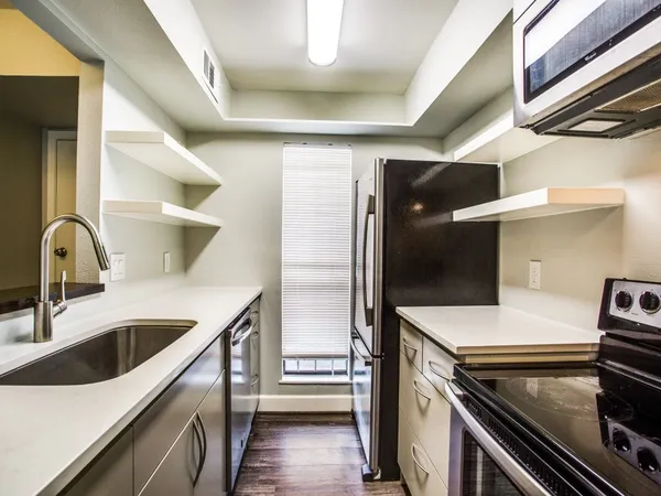 $2,150 | 1300 Fairview Street, Unit E, Houston, TX 77006