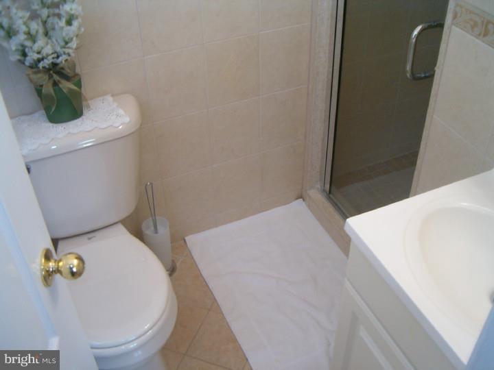 1130 Medway Road Philadelphia, PA 19115 - Photo 14 of 25 Master Bathroom