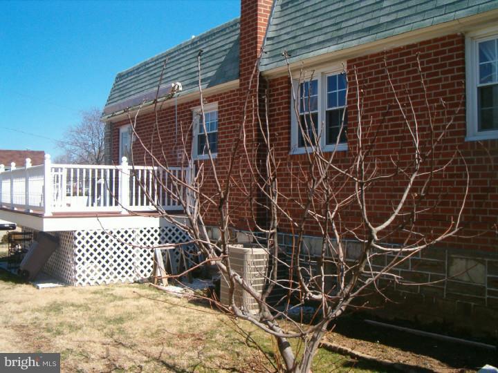 1130 Medway Road Philadelphia, PA 19115 - Photo 5 of 25 Exterior Side