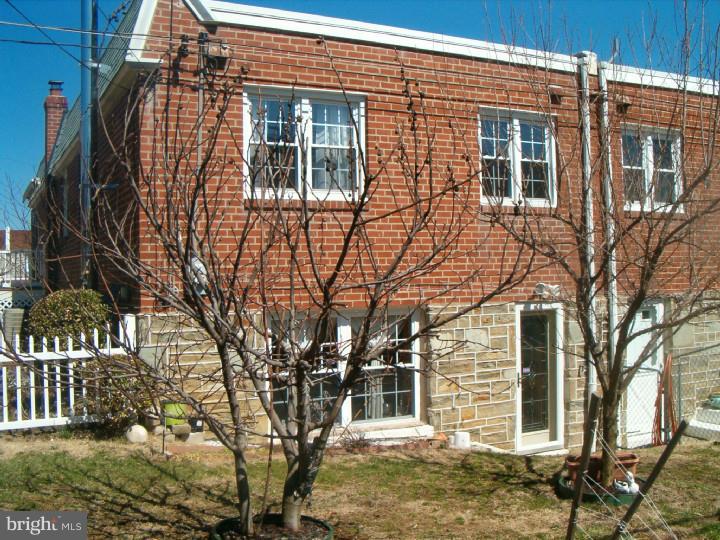 1130 Medway Road Philadelphia, PA 19115 - Photo 6 of 25 Exterior Back