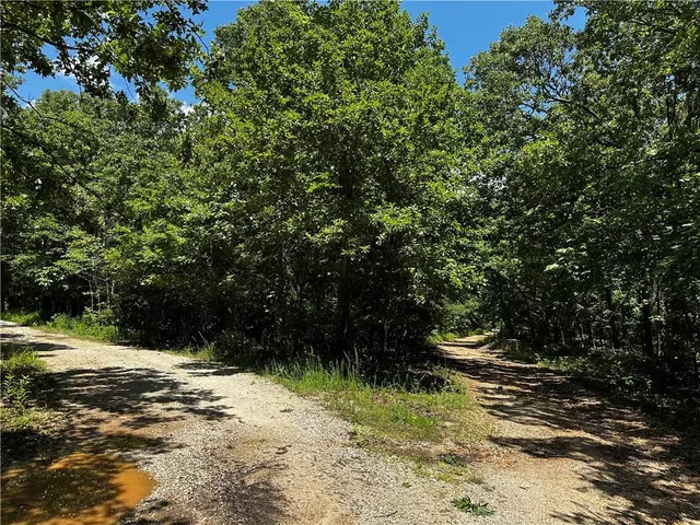 $379,900 | South 68th Rural Route, Dunnegan, MO 65640