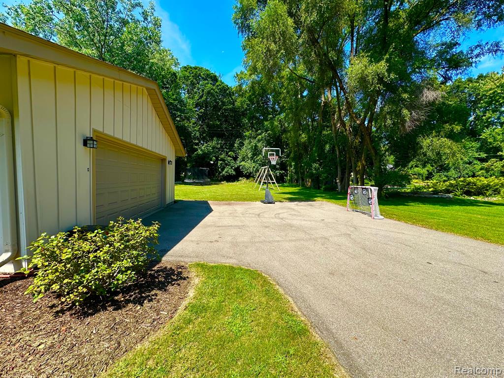 200 West Maryknoll Road Rochester Hills, MI 48309 - Photo 43 of 47