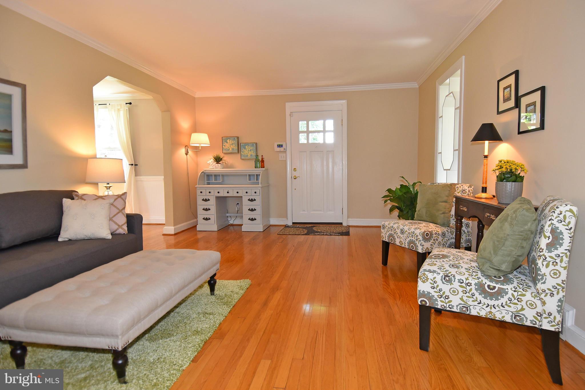 301 Normandy Drive Silver Spring, MD 20901 - Photo 5 of 30 Living Room