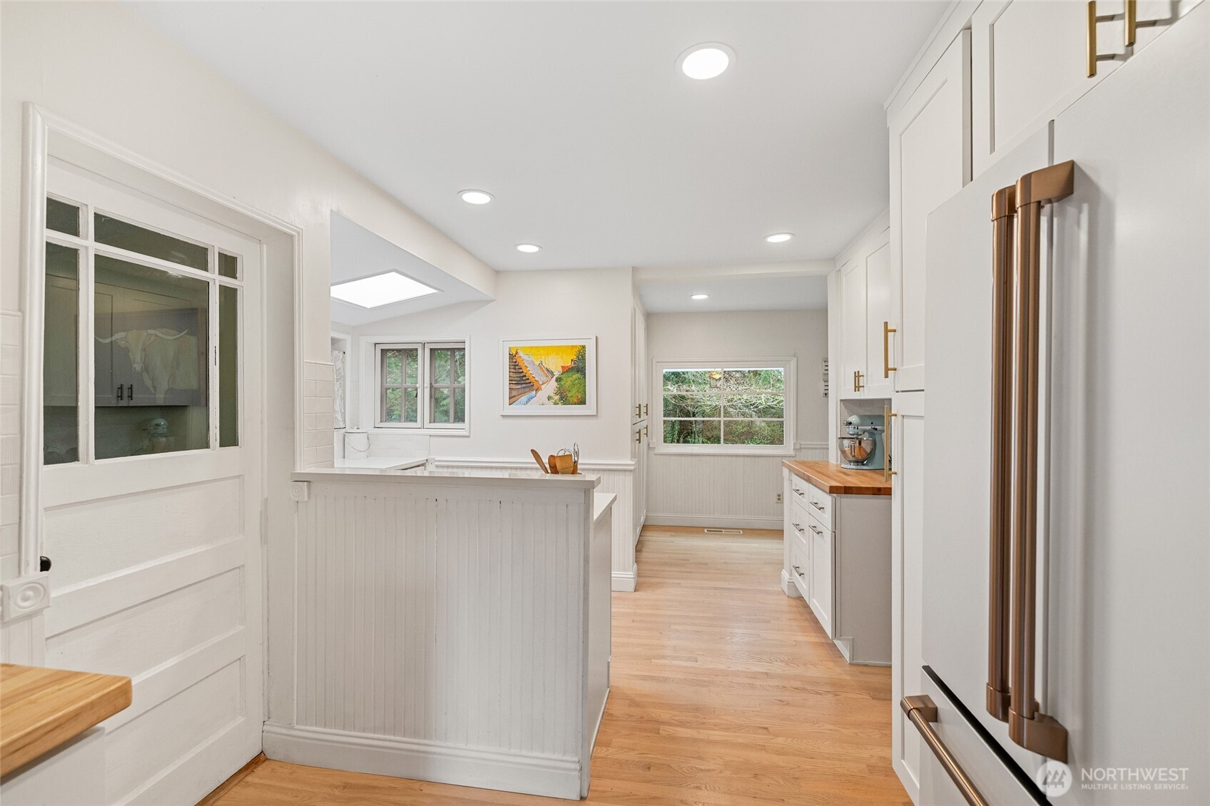 21260 Lake 16 Road Mount Vernon, WA 98274 - Photo 4 of 40 a view of kitchen with furniture and refrigerator
