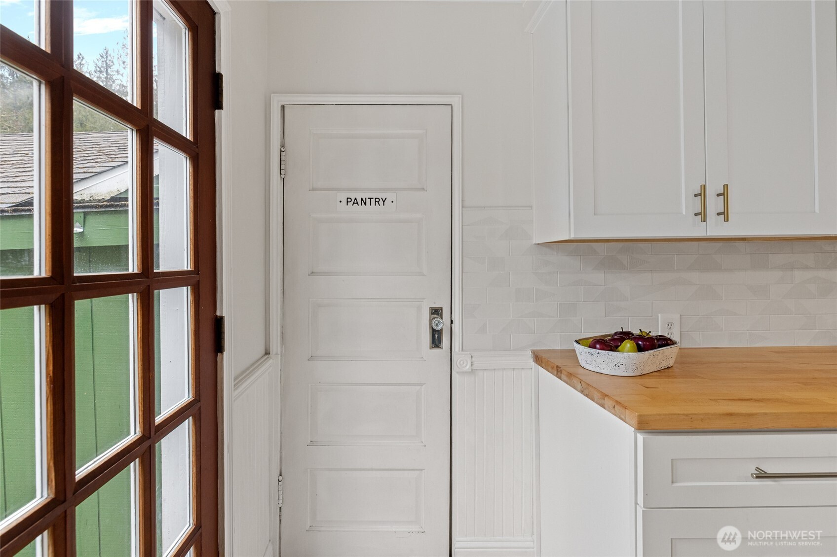 21260 Lake 16 Road Mount Vernon, WA 98274 - Photo 6 of 40 a bathroom with a sink and cabinets