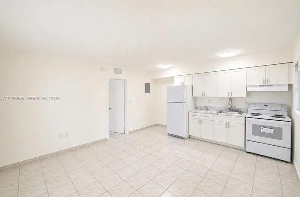 $1,600 | 7155 West 14th Court, Unit 16, Hialeah, FL 33014