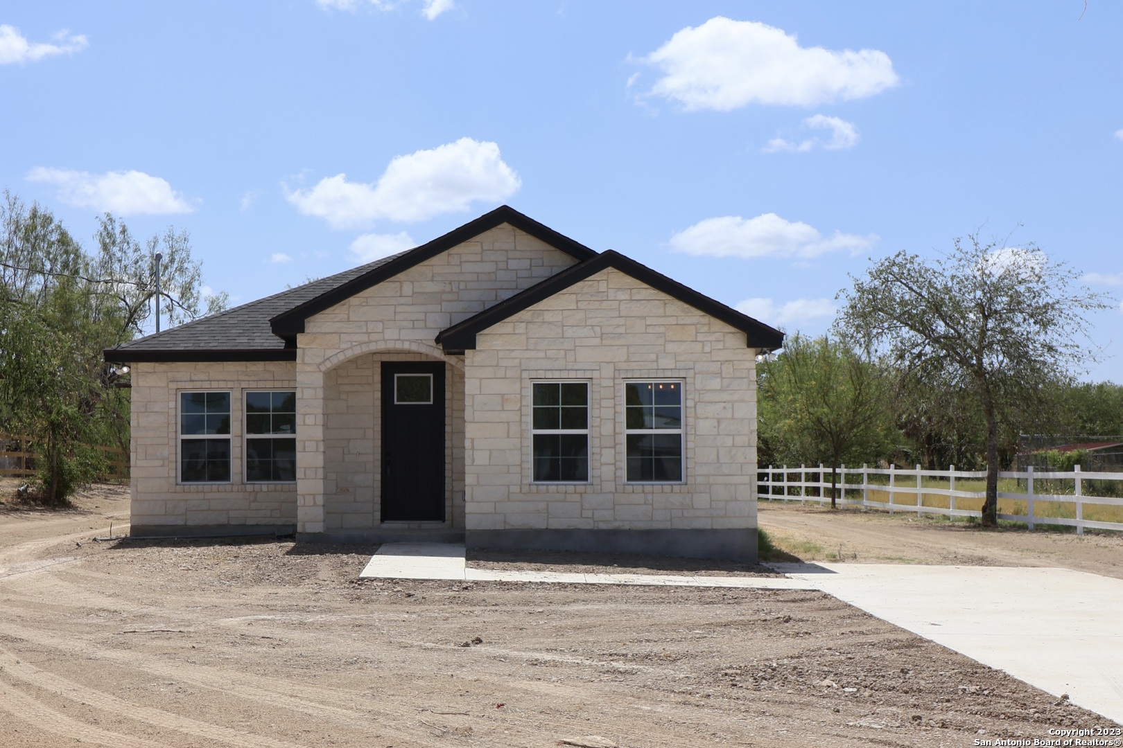 2276 State Highway, Natalia, TX 78059 Compass