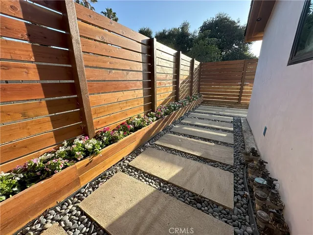 $1,995 | 6701 Andasol Avenue, Lake Balboa, CA 91406