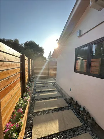 $1,995 | 6701 Andasol Avenue, Lake Balboa, CA 91406