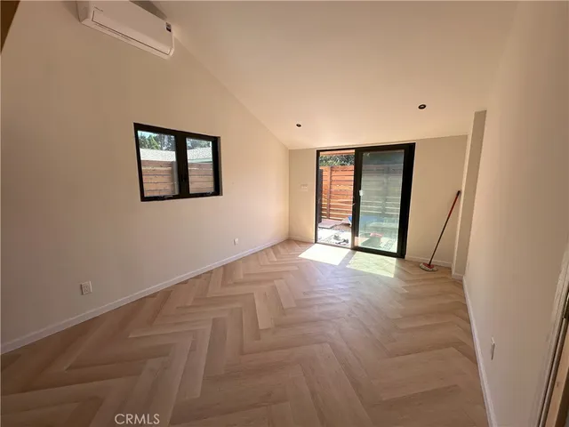 $1,995 | 6701 Andasol Avenue, Lake Balboa, CA 91406