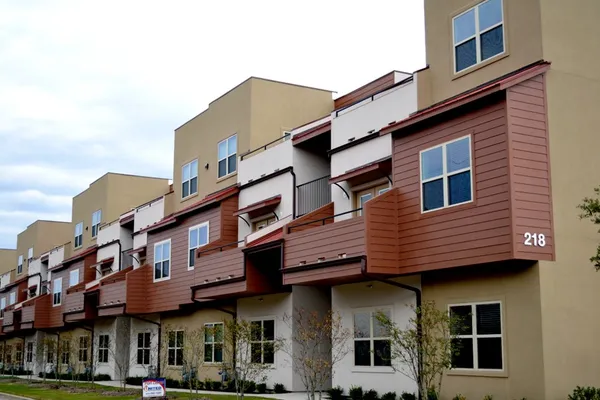 $1,200 | 218 Sterling Street, Unit 301, College Station, TX 77840