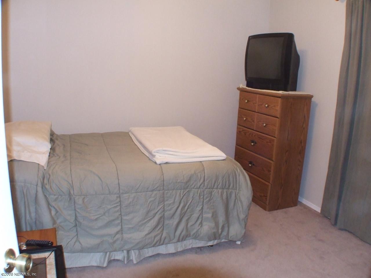 5461 Manfields Place Jacksonville, FL 32207 - Photo 7 of 9 Bedroom 2