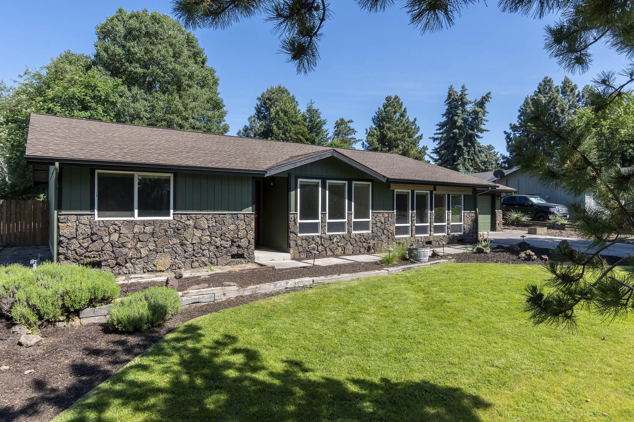 61180 Ladera Road Bend, OR 97702 - Photo 1 of 32 61180 Ladera Rd_0106 copy