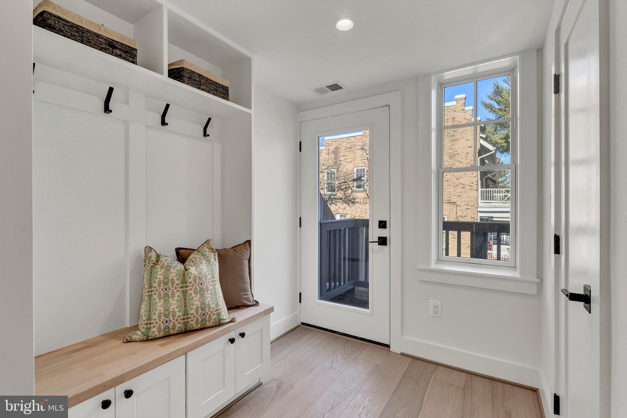 2001 Klingle Road Northwest Washington, DC 20010 - Photo 25 of 50 a living room with closet