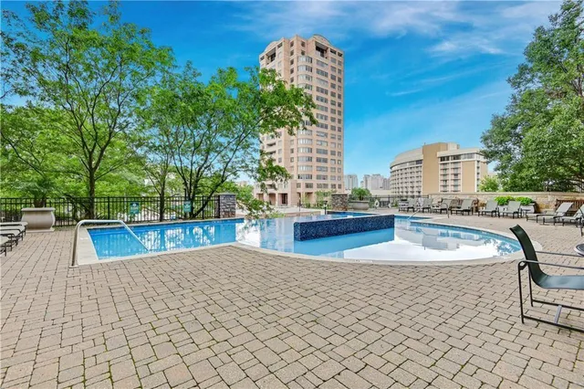 $625,000 | 4900 Central Street, Unit 104, Kansas City, MO 64112